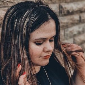 Meet your Posher, Skylar li